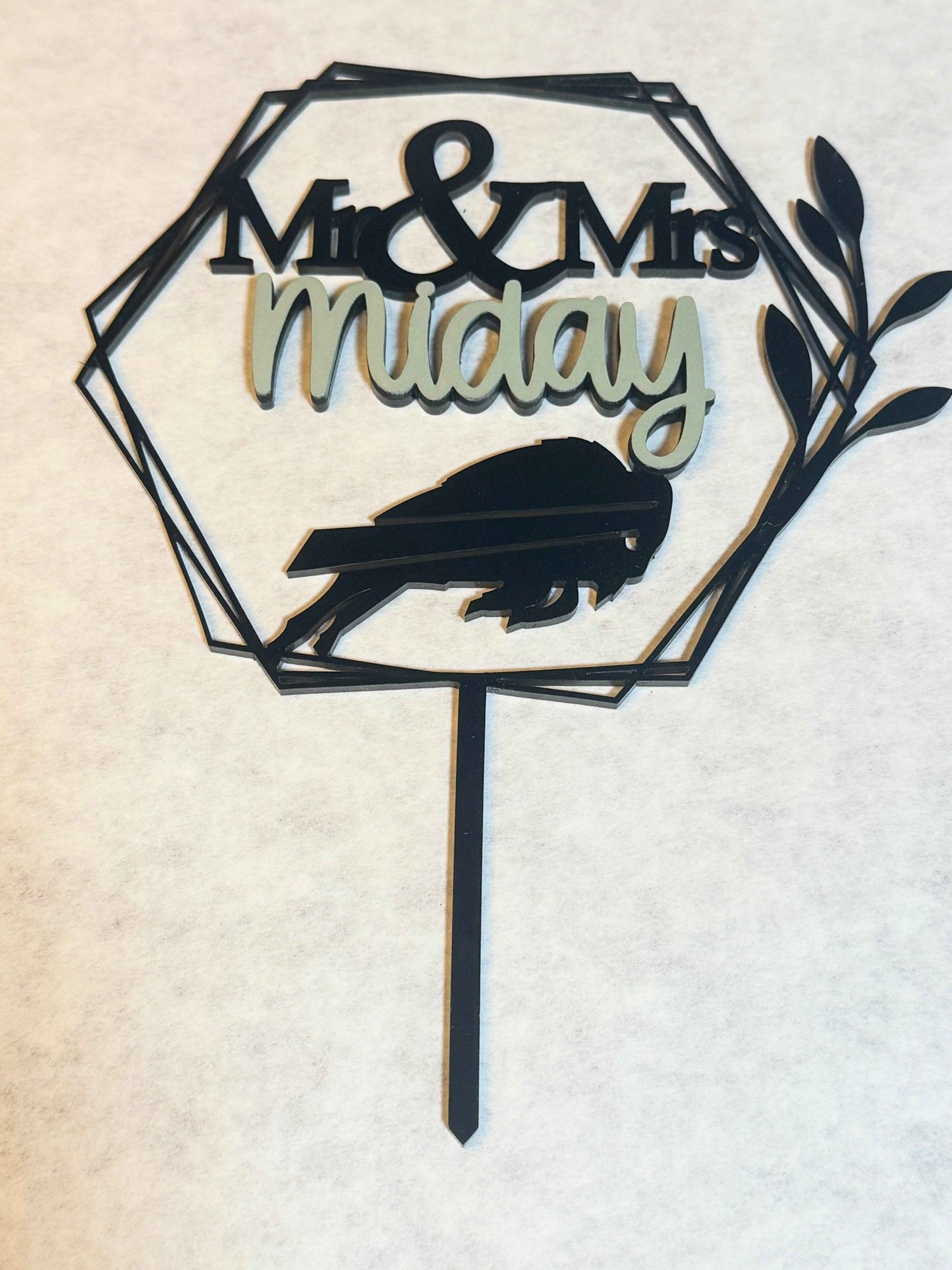 Mr. & Mrs. Wedding Cake Topper - Rustic Aura