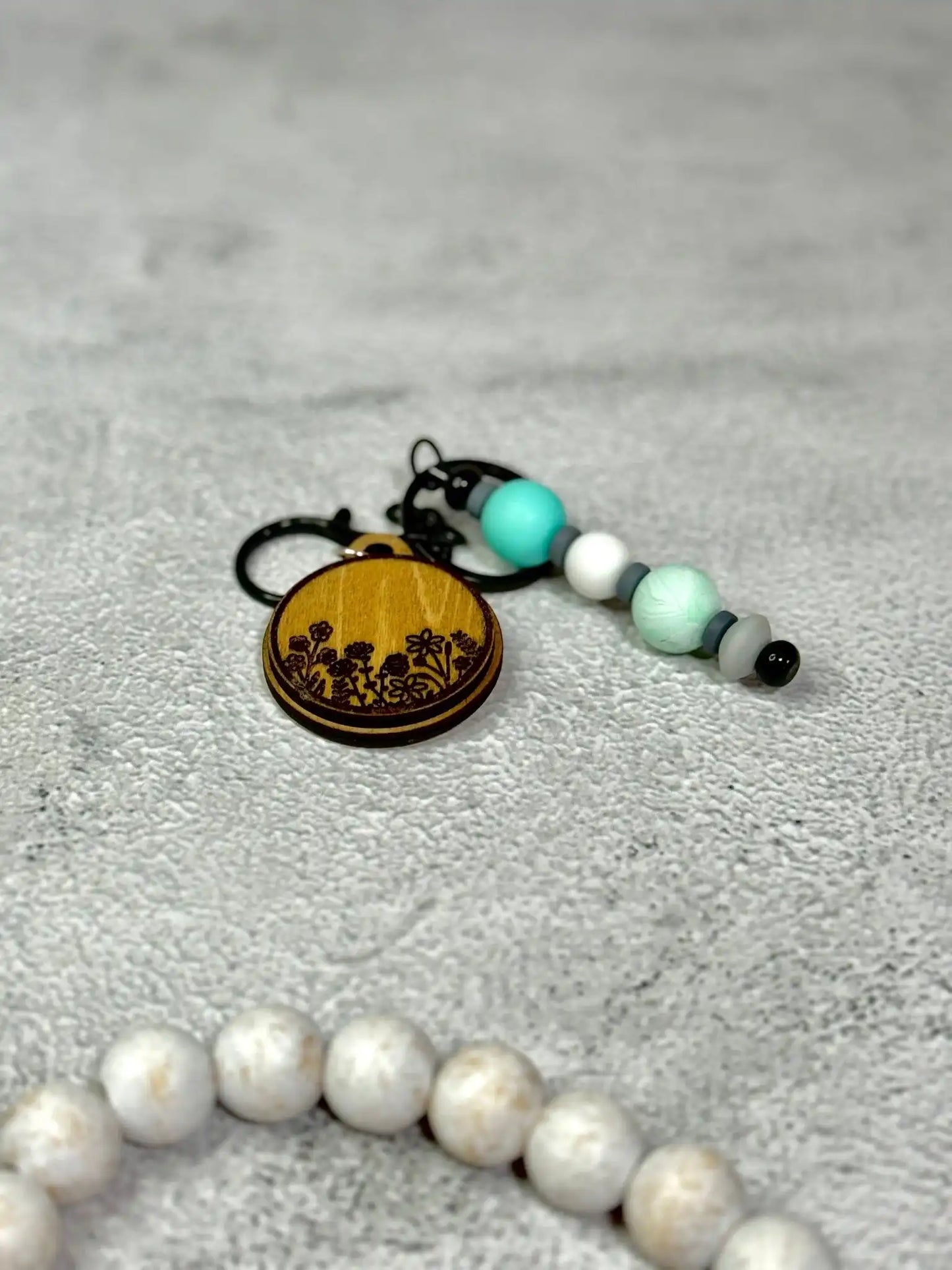 Wildflowers Keychain - Rustic Aura