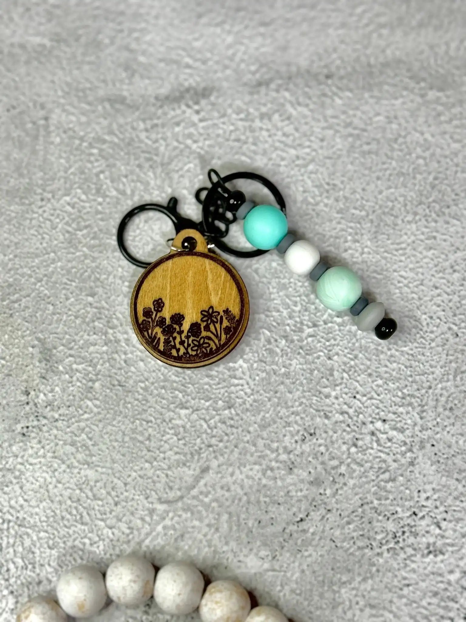 Wildflowers Keychain - Rustic Aura